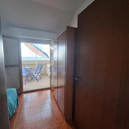 A Un Passo Dal Mare - Vista Mare アパート マリーナ・ディ・マッサ